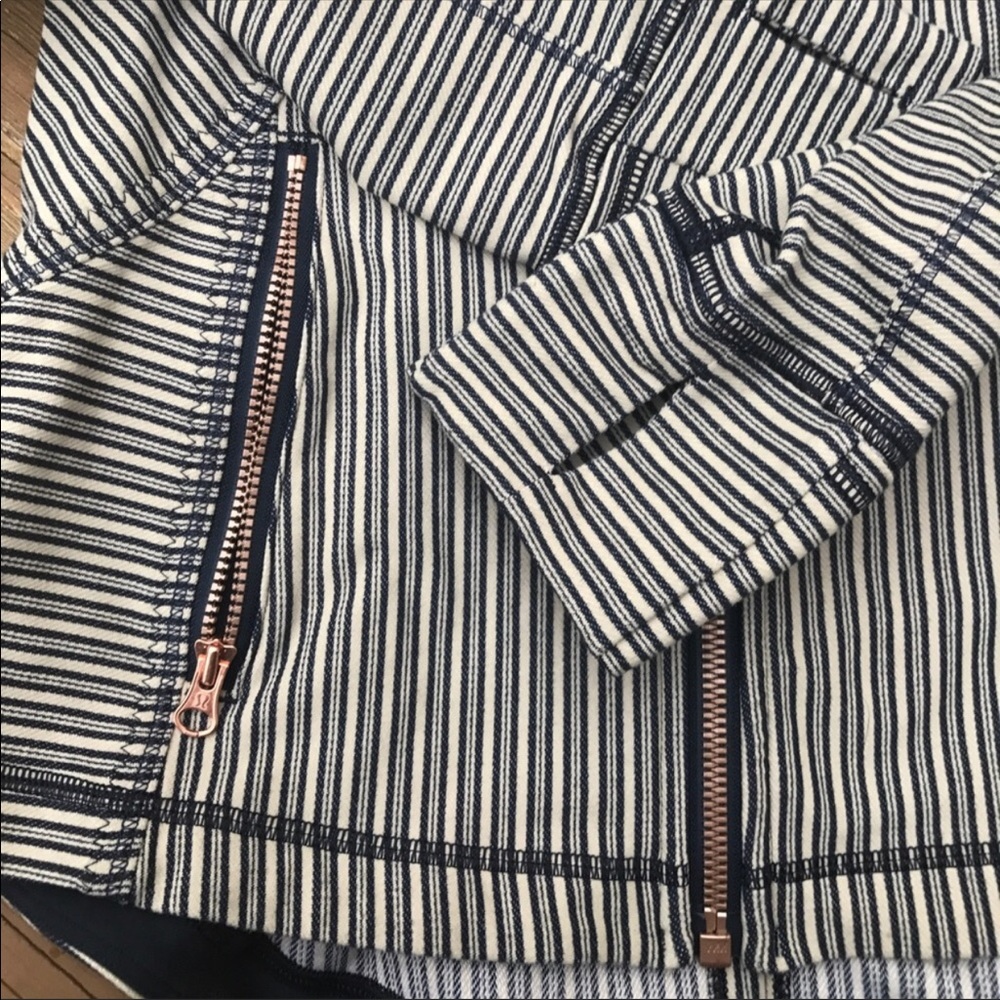 •Rare•LuLuLemon Forme Jacket II - Picture 6 of 8